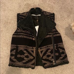 Cynthia vincent womens faux sherling vest